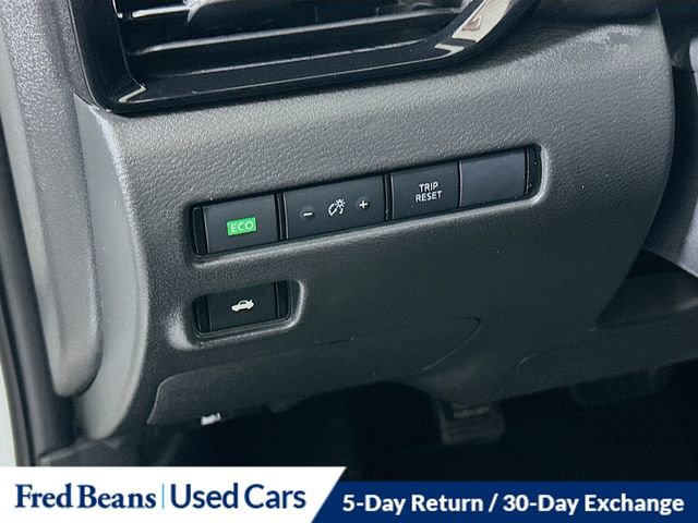 Used 2023 Nissan Sentra SR w/ Midnight Edition Package FWD image 12
