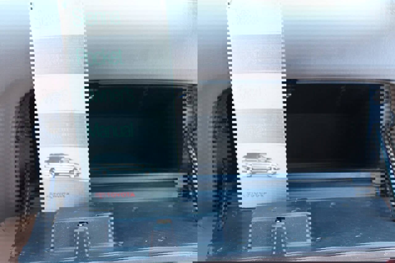 Used 1998 Toyota Sienna LE image 40