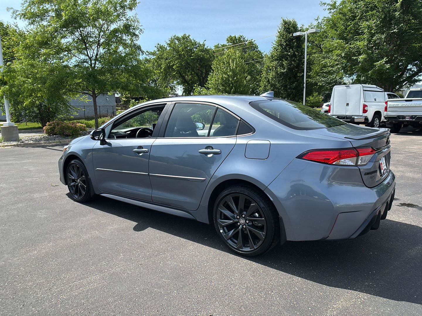 Used 2025 Toyota Corolla SE w/ SE Premium Package FWD image 25