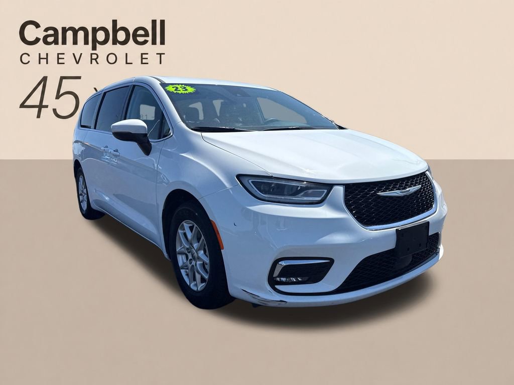 Used 2023 Chrysler Pacifica Touring-L FWD image 8