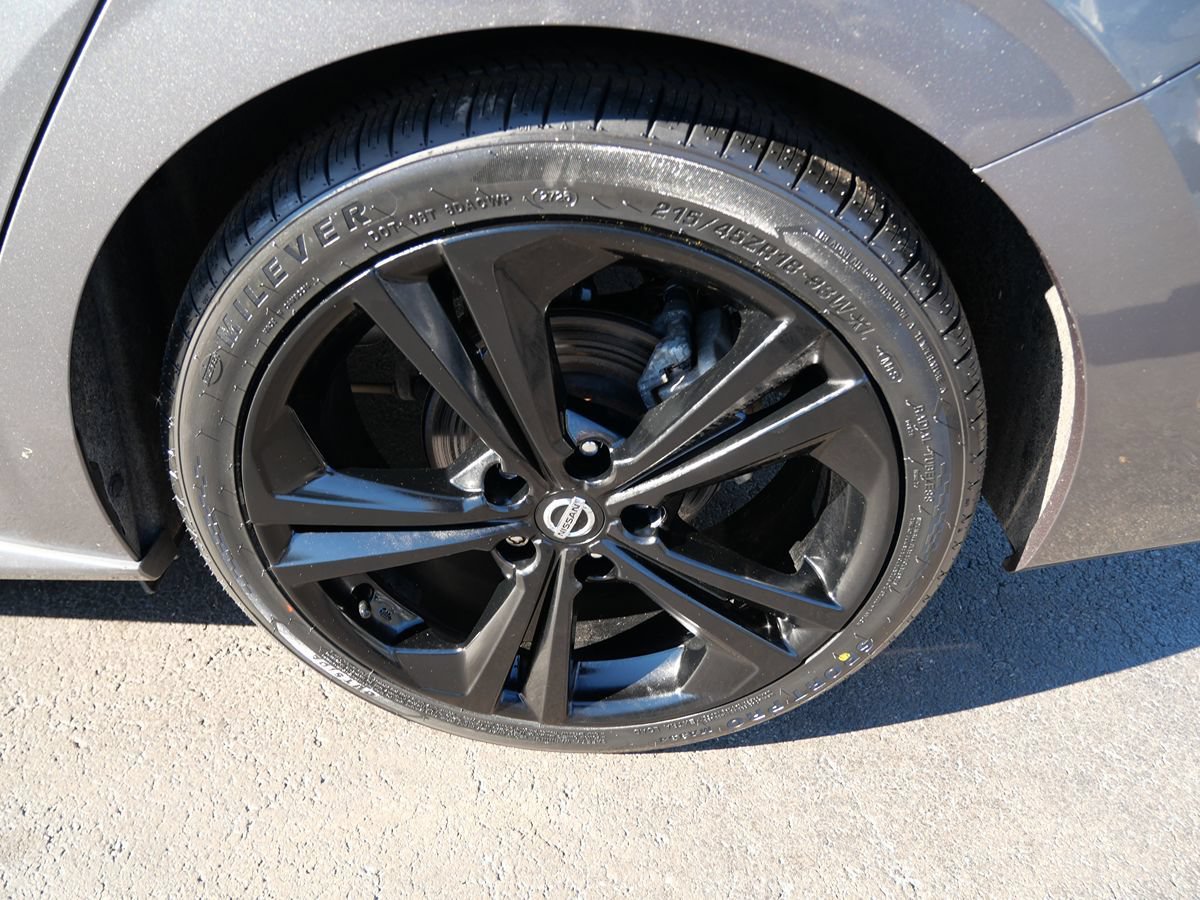Used 2021 Nissan Sentra SR w/ Electronics Package FWD image 33
