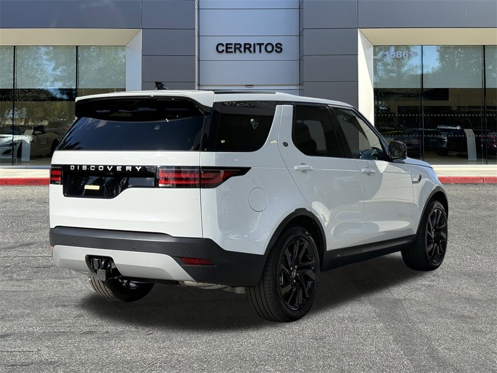 New 2025 Land Rover Discovery S image 5