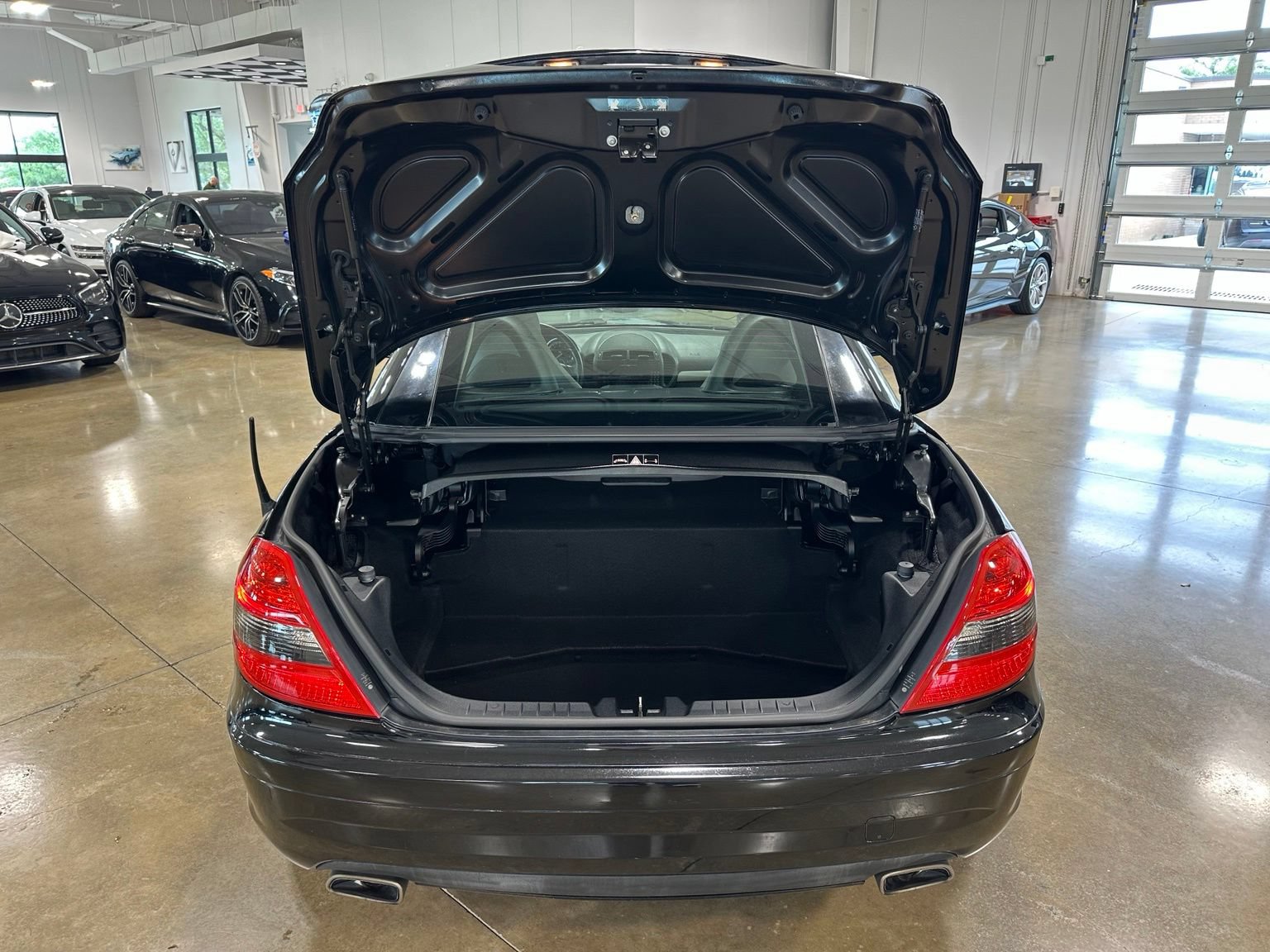 Used 2011 Mercedes-Benz SLK 300 image 34