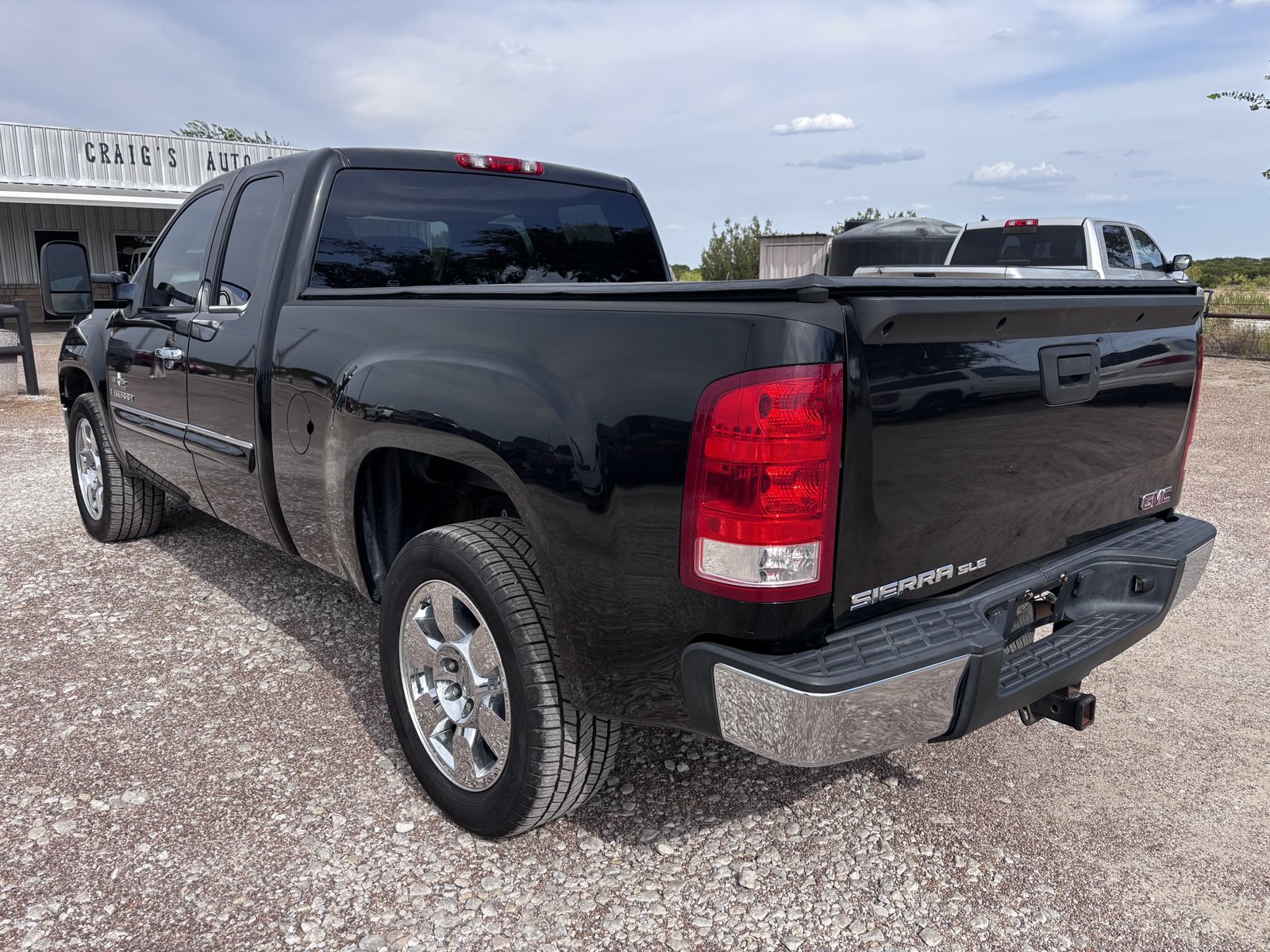 Used 2009 GMC Sierra 1500 SLE w/ Texas Edition RWD image 3