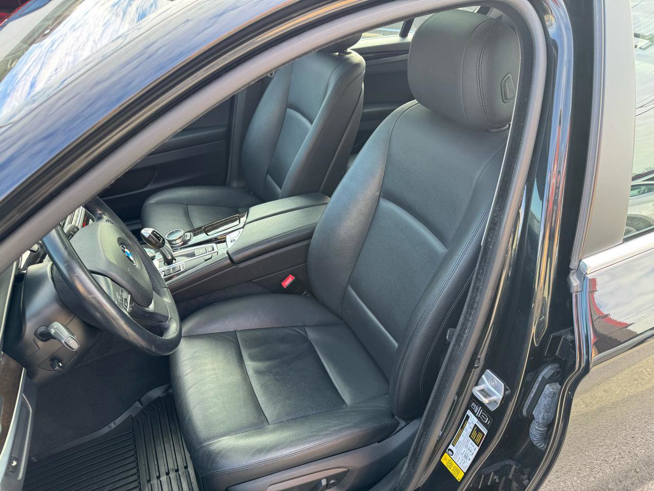 Used 2015 BMW 528i Sedan RWD image 12
