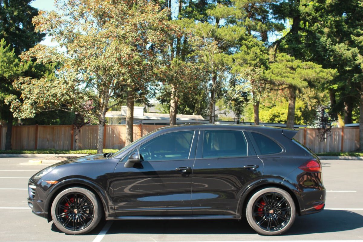 Used 2014 Porsche Cayenne GTS AWD/4WD image 8
