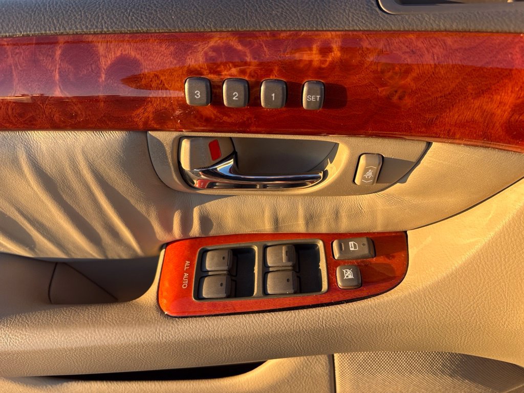 Used 2003 Lexus LS 430 RWD image 15