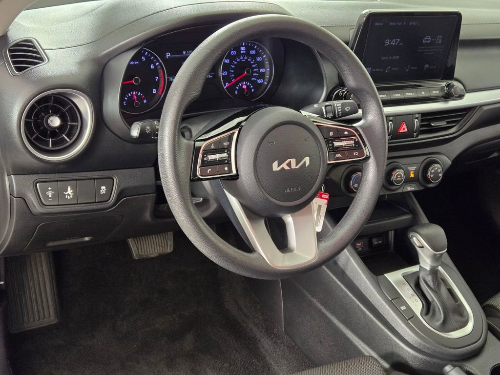Used 2022 Kia Forte LXS image 17