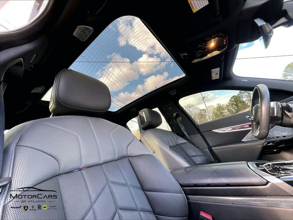 Used 2023 BMW 760i xDrive w/ Executive Package image 19