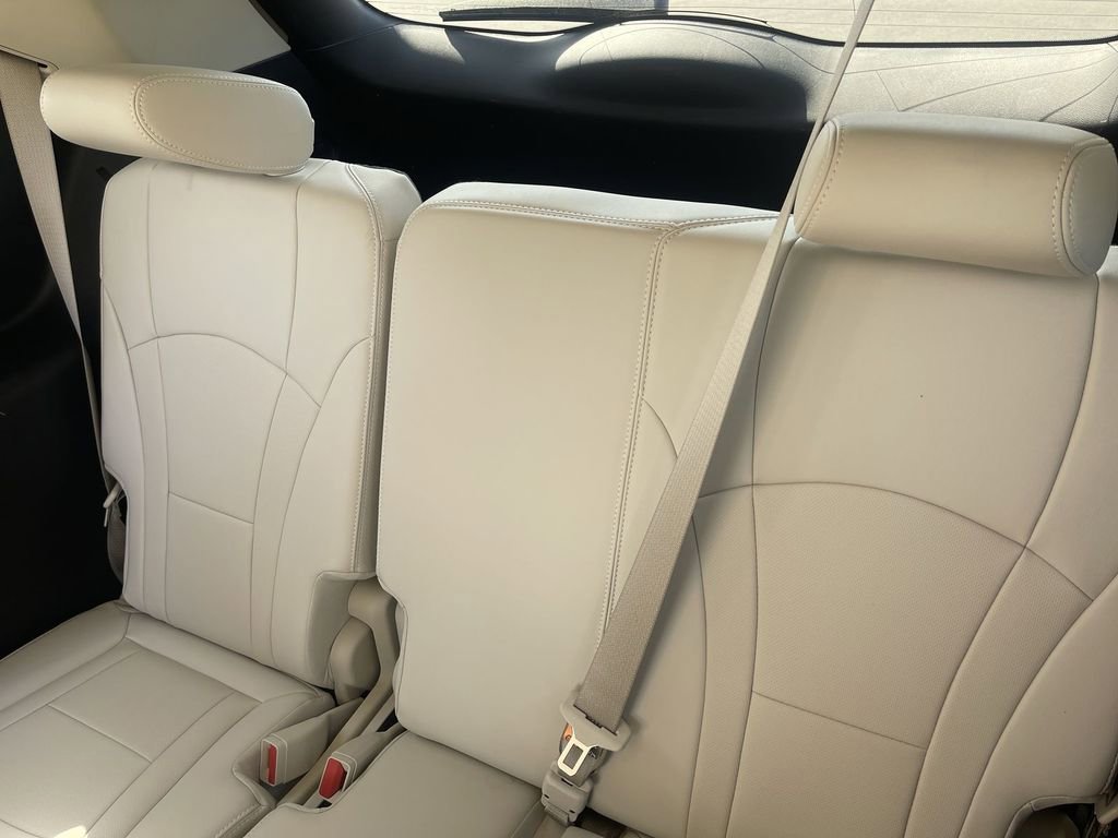 Used 2024 Buick Enclave Essence w/ Technology Package image 37