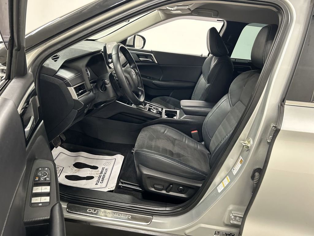 Used 2023 Mitsubishi Outlander SE AWD/4WD image 9