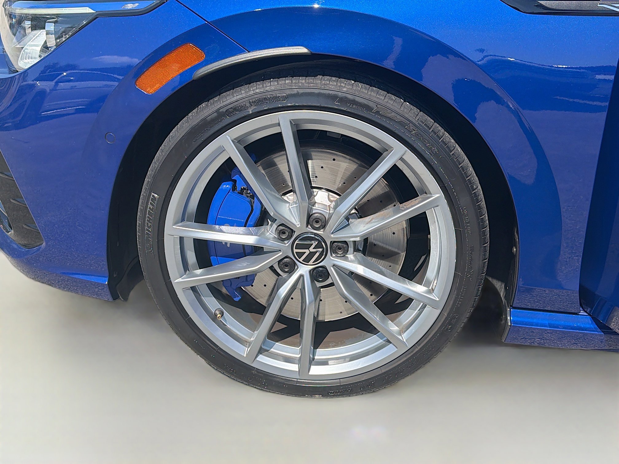 Used 2024 Volkswagen Golf R AWD/4WD image 38