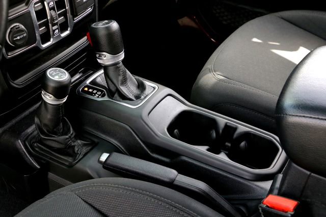 Used 2022 Jeep Wrangler Unlimited Sport AWD/4WD image 19