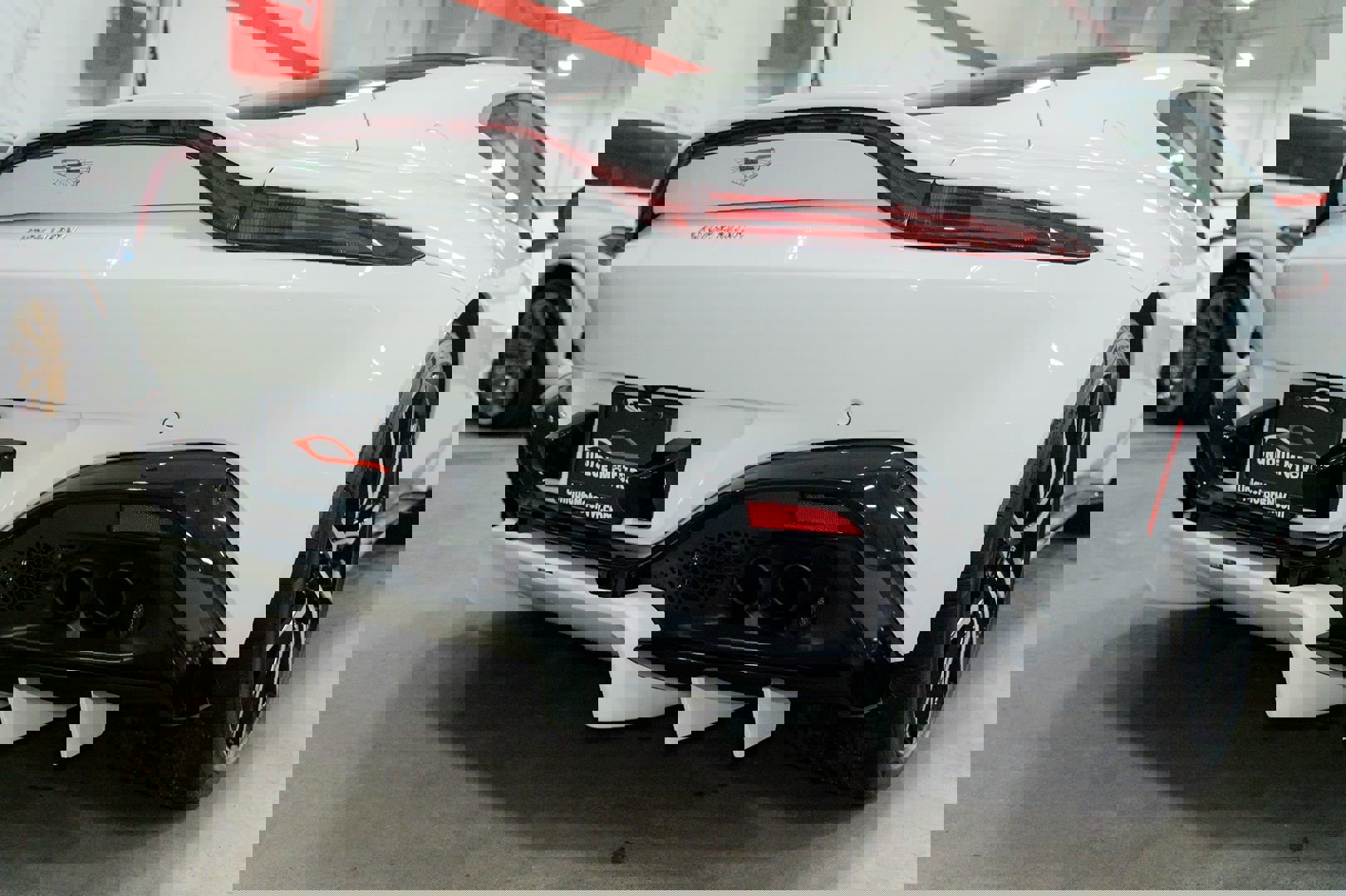 Used 2019 Aston Martin V8 Vantage Coupe image 10