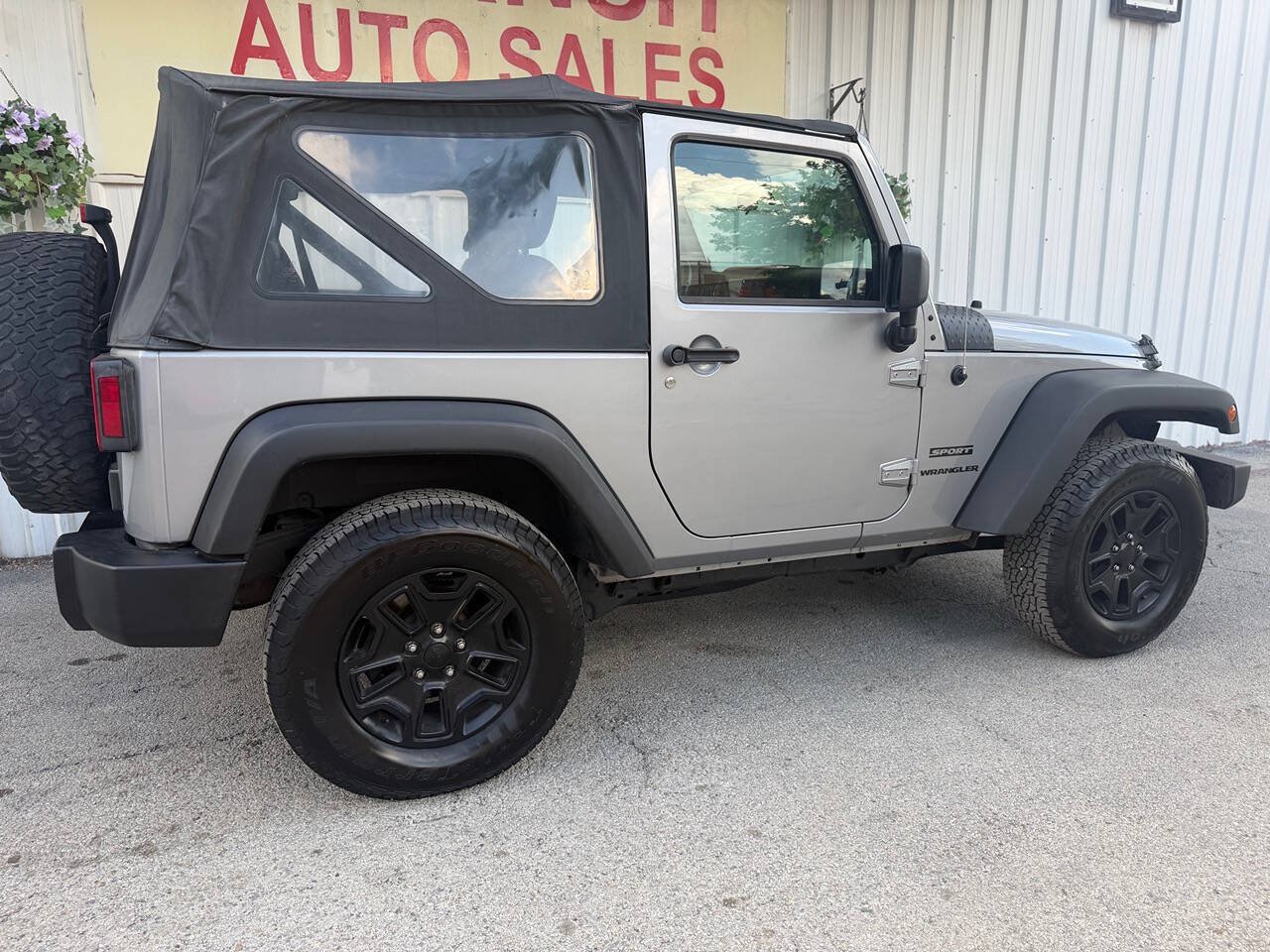 Used 2014 Jeep Wrangler Sport w/ 32" Tire & Wheel Group AWD/4WD image 9