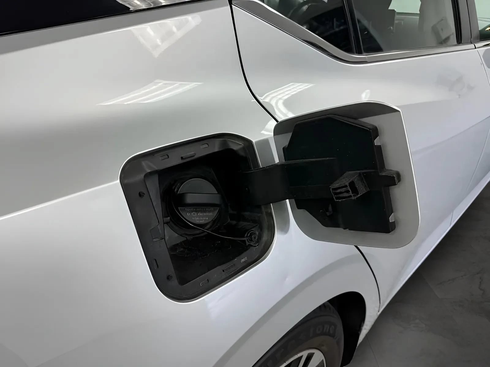 Used 2022 Nissan Sentra SV FWD image 28
