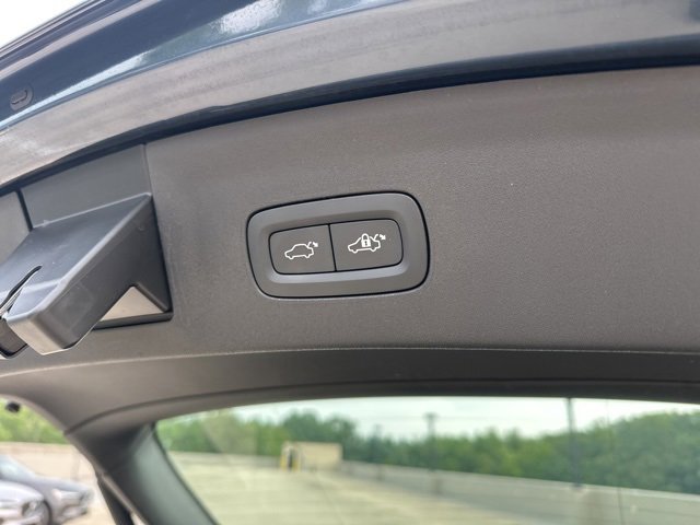 Used 2022 Polestar Polestar 2 w/ Performance Package image 30