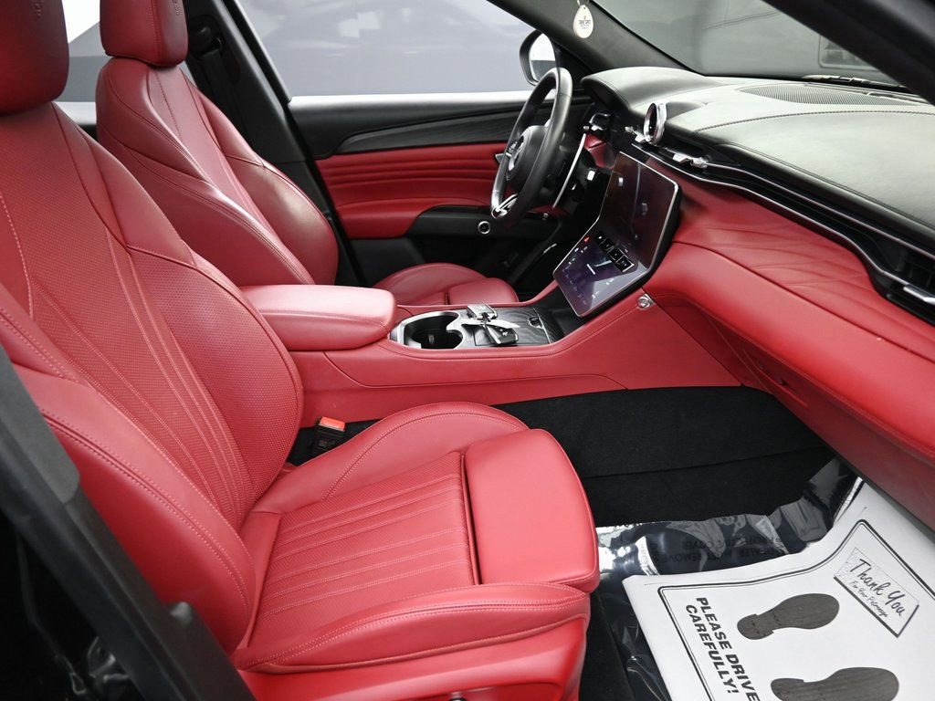 Used 2023 Maserati Grecale Modena image 37