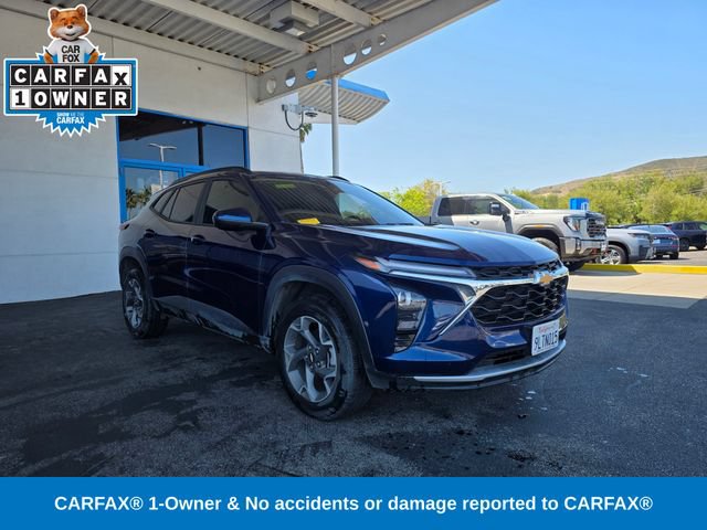 Used 2024 Chevrolet Trax LT w/ Driver Confidence Package FWD image 3