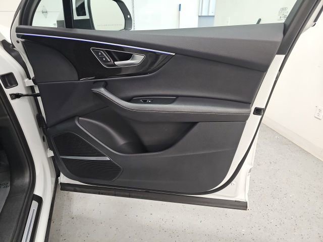 Used 2025 Audi Q7 3.0T Premium Plus image 40