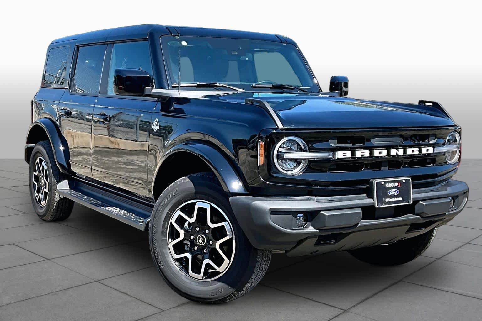 Used 2025 Ford Bronco Outer Banks AWD/4WD image 3
