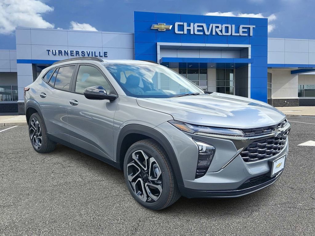 New 2026 Chevrolet Trax RS w/ Sunroof Package FWD image 2