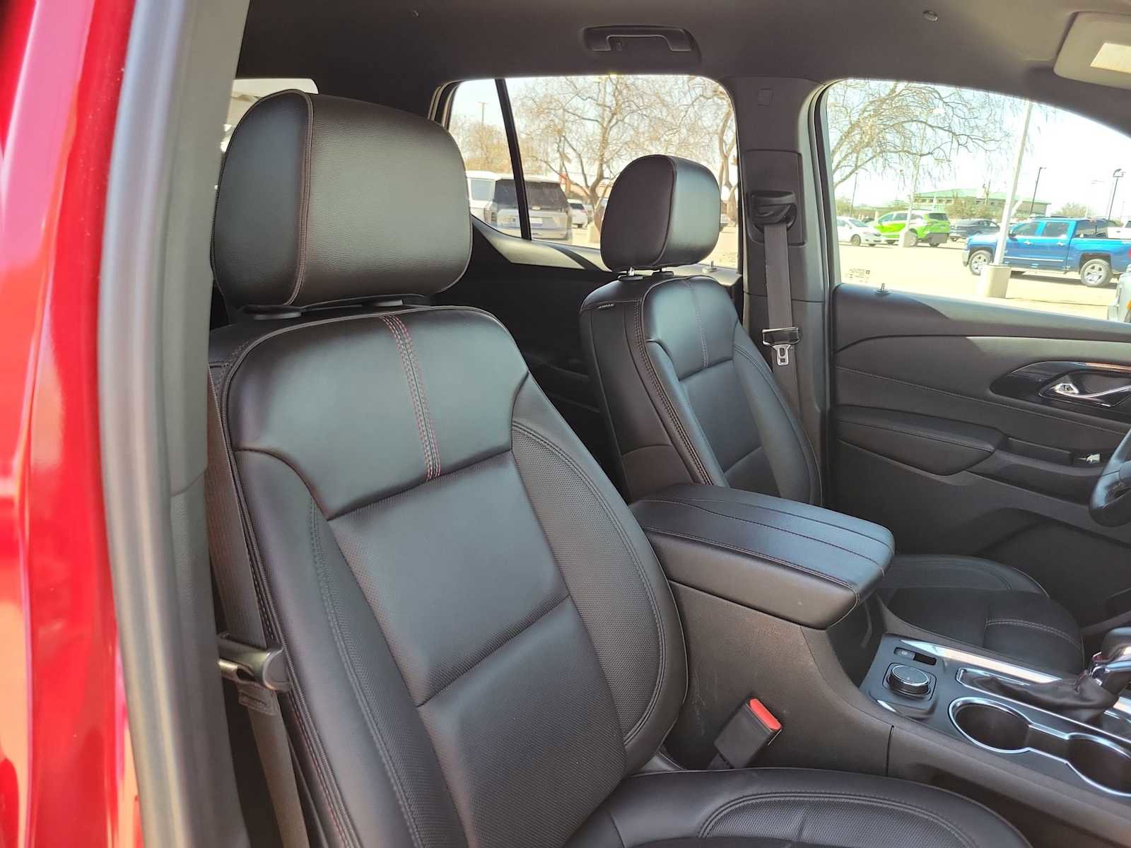 Used 2023 Chevrolet Traverse RS image 18