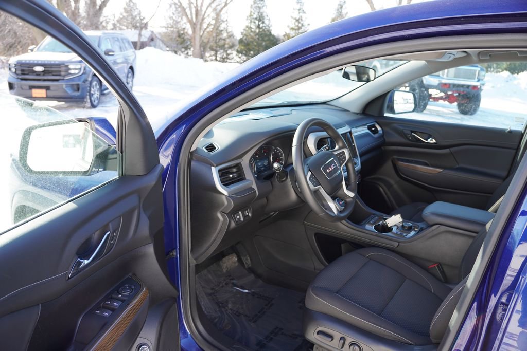 Certified 2023 GMC Acadia SLE w/ Driver Convenience Package image 14