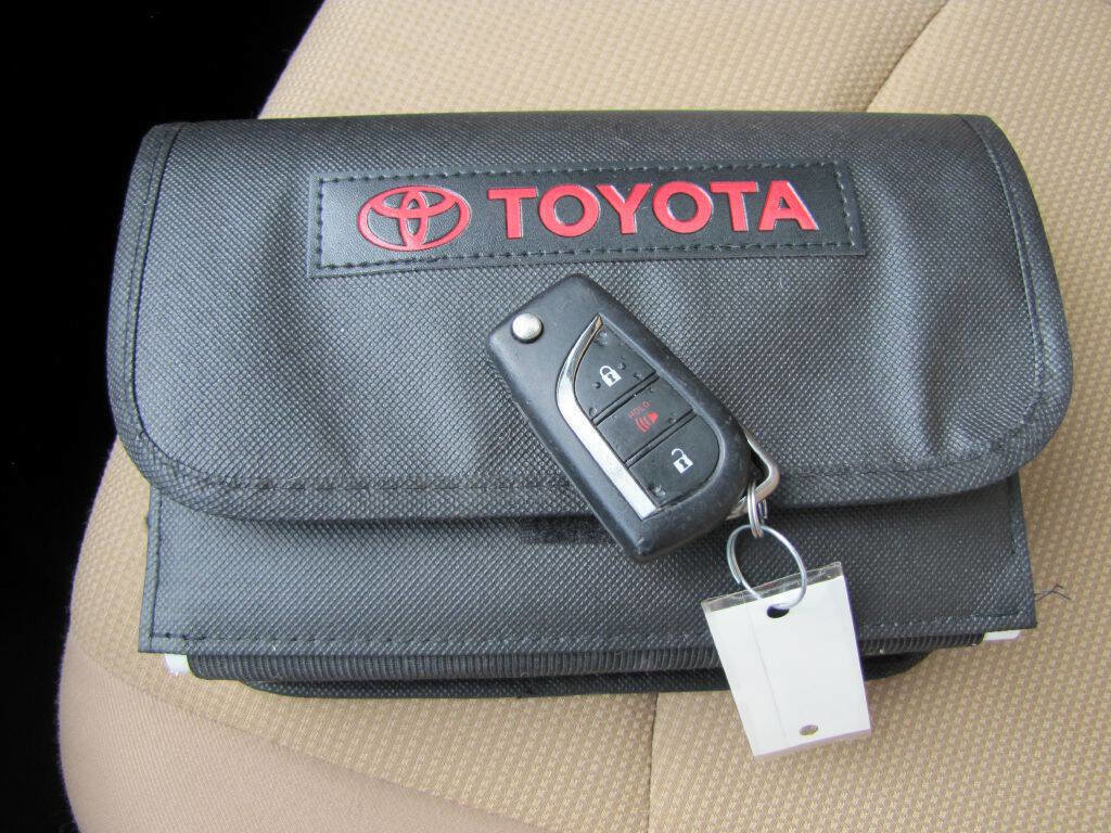 Used 2024 Toyota RAV4 LE image 37