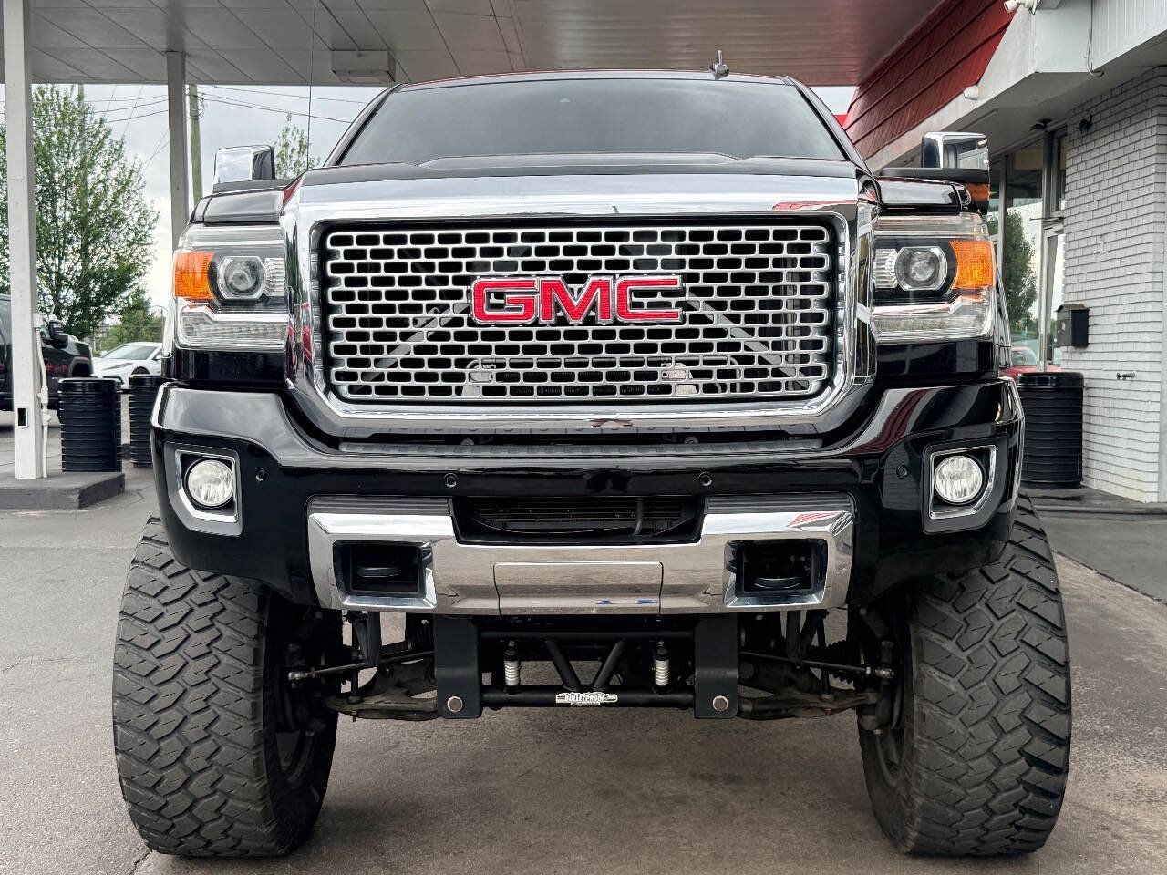 Used 2015 GMC Sierra 2500 Denali w/ Duramax Plus Package AWD/4WD image 7
