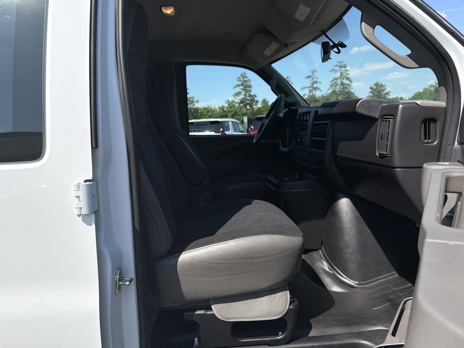 Used 2024 GMC Savana 2500 w/ Driver Convenience Package RWD image 32