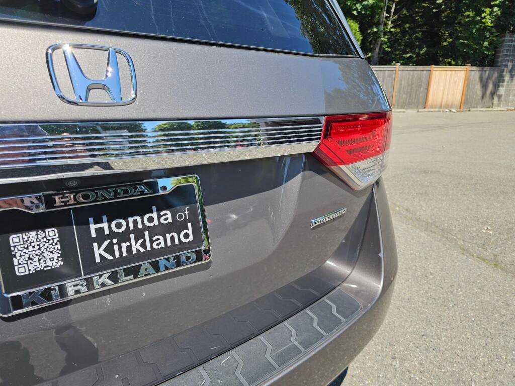 Used 2017 Honda Odyssey SE image 16