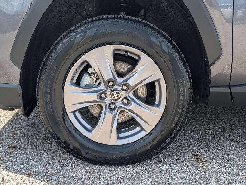 Certified 2025 Toyota RAV4 XLE AWD/4WD image 32