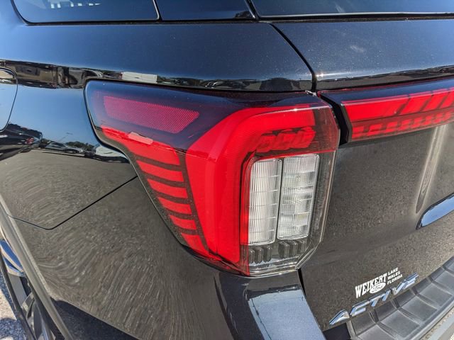 Used 2025 Ford Explorer Active w/ Active Comfort Package AWD/4WD image 11