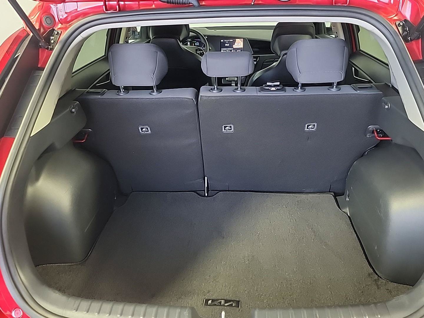 Used 2025 Kia Niro LX FWD image 9