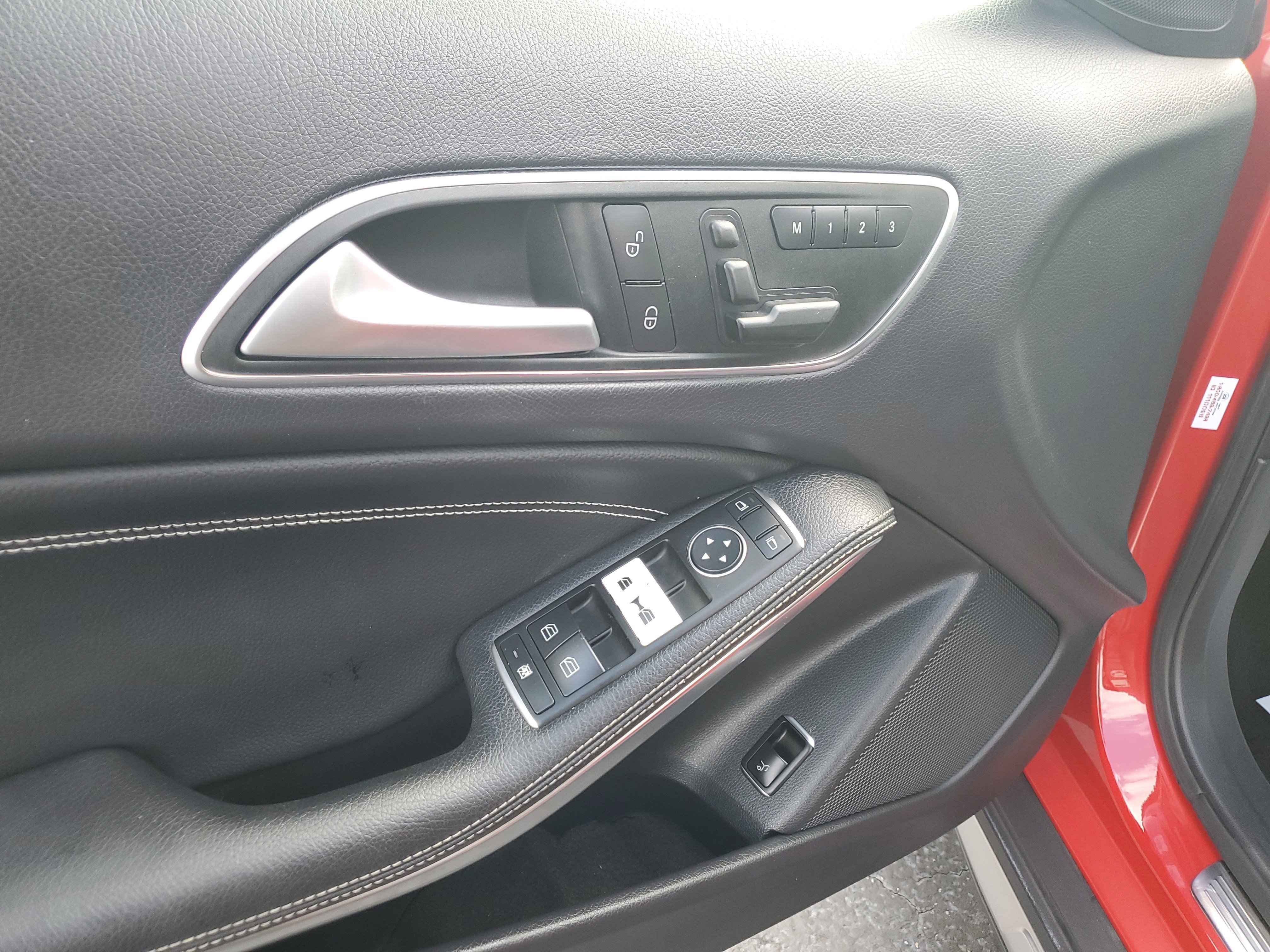 Used 2015 Mercedes-Benz GLA 250 4MATIC image 19