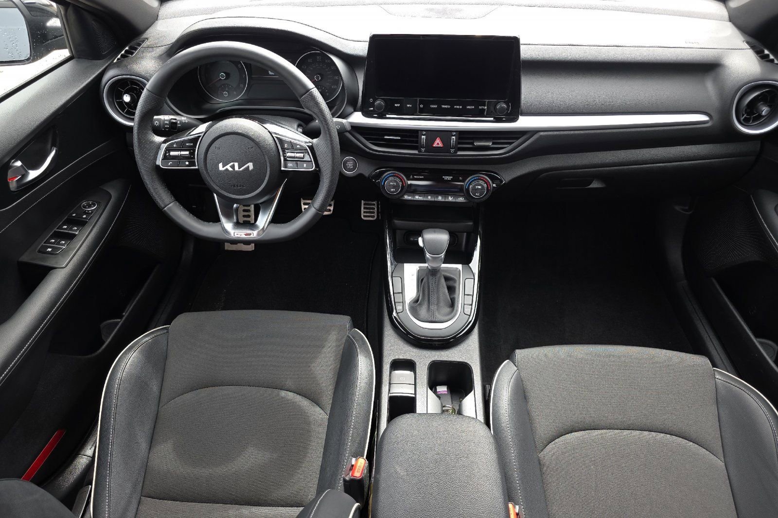 Used 2023 Kia Forte GT-Line w/ GT-Line Technology Package image 13