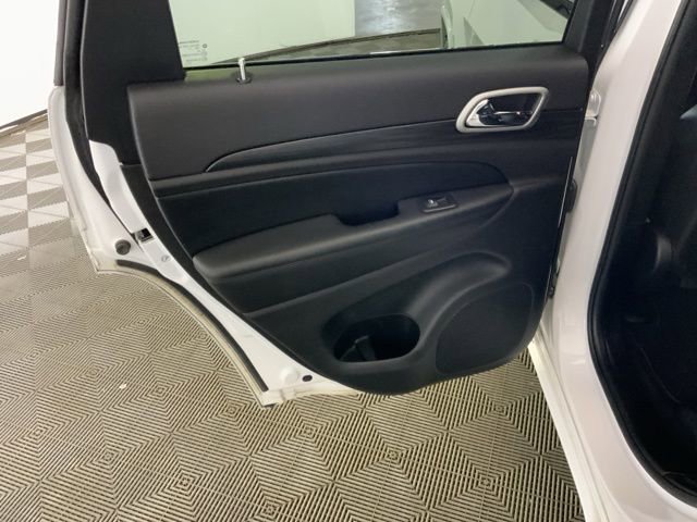 Used 2021 Jeep Grand Cherokee Laredo X AWD/4WD image 32