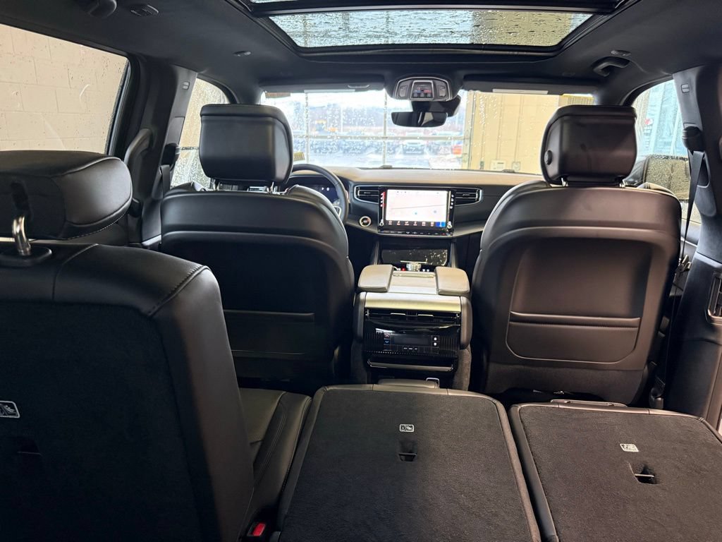 New 2026 Jeep Grand Wagoneer L 4WD w/ Premium Group I image 24