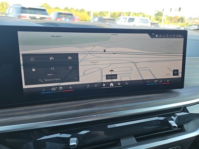 Used 2024 BMW X7 xDrive40i w/ Executive Package image 37