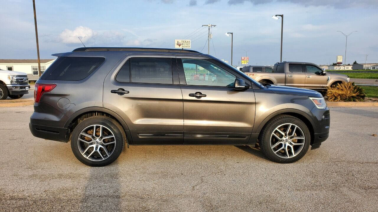 Used 2018 Ford Explorer Sport w/ Equipment Group 401A image 6