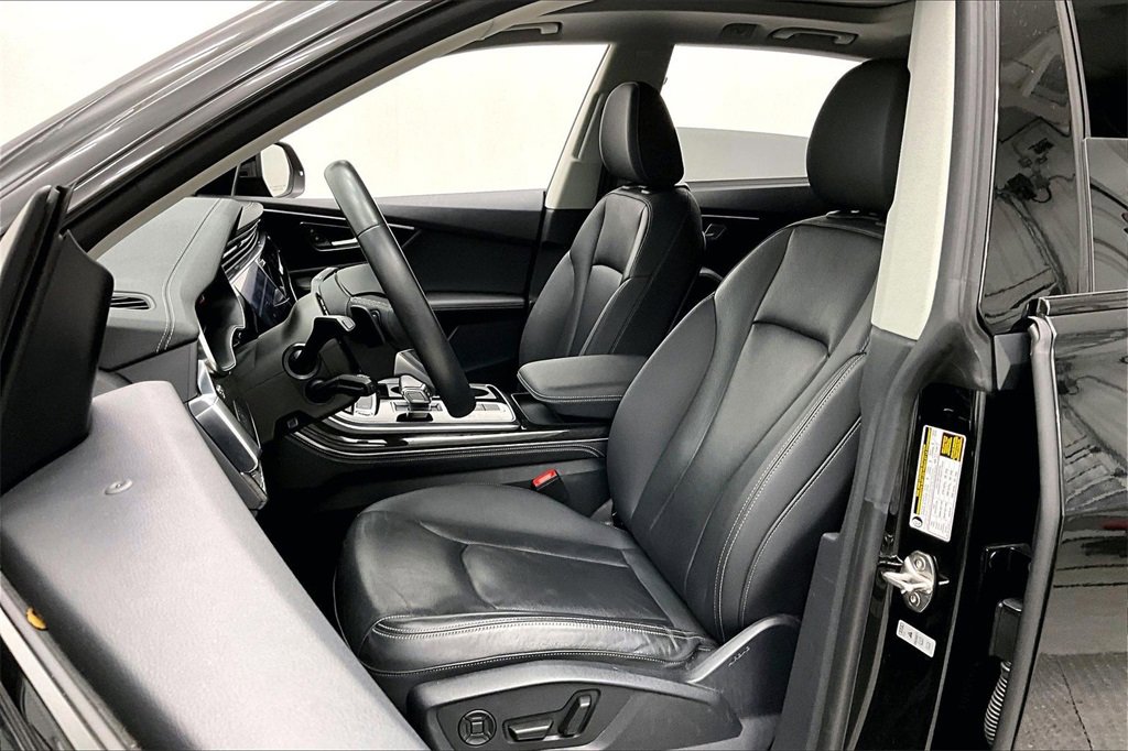 Used 2023 Audi Q8 Premium Plus w/ Premium Plus Package image 26