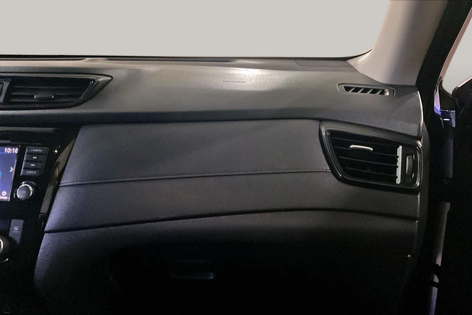 Used 2020 Nissan Rogue SV AWD/4WD image 17