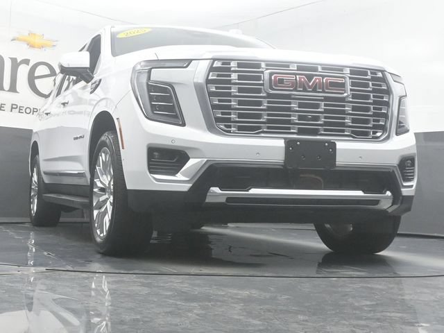 Used 2025 GMC Yukon XL Denali AWD/4WD image 3