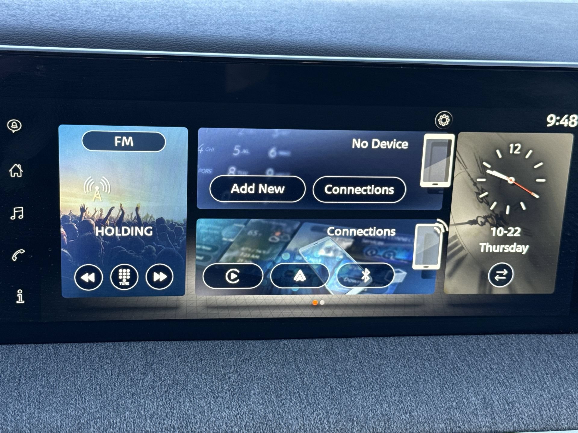 Used 2025 Nissan Kicks SV FWD image 19