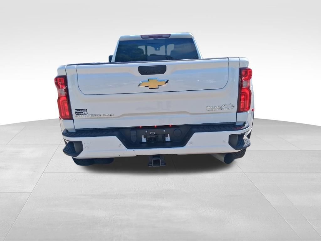 Used 2024 Chevrolet Silverado 3500 High Country w/ Technology Package image 4