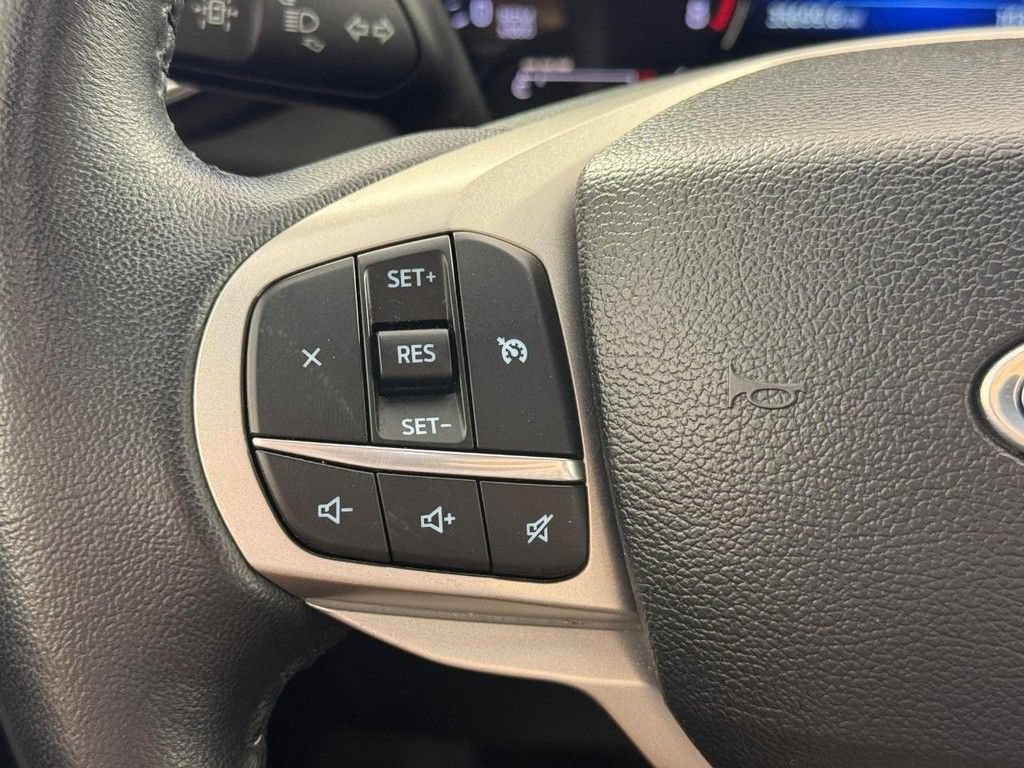 Used 2023 Ford Explorer XLT w/ Equipment Group 202A AWD/4WD image 25