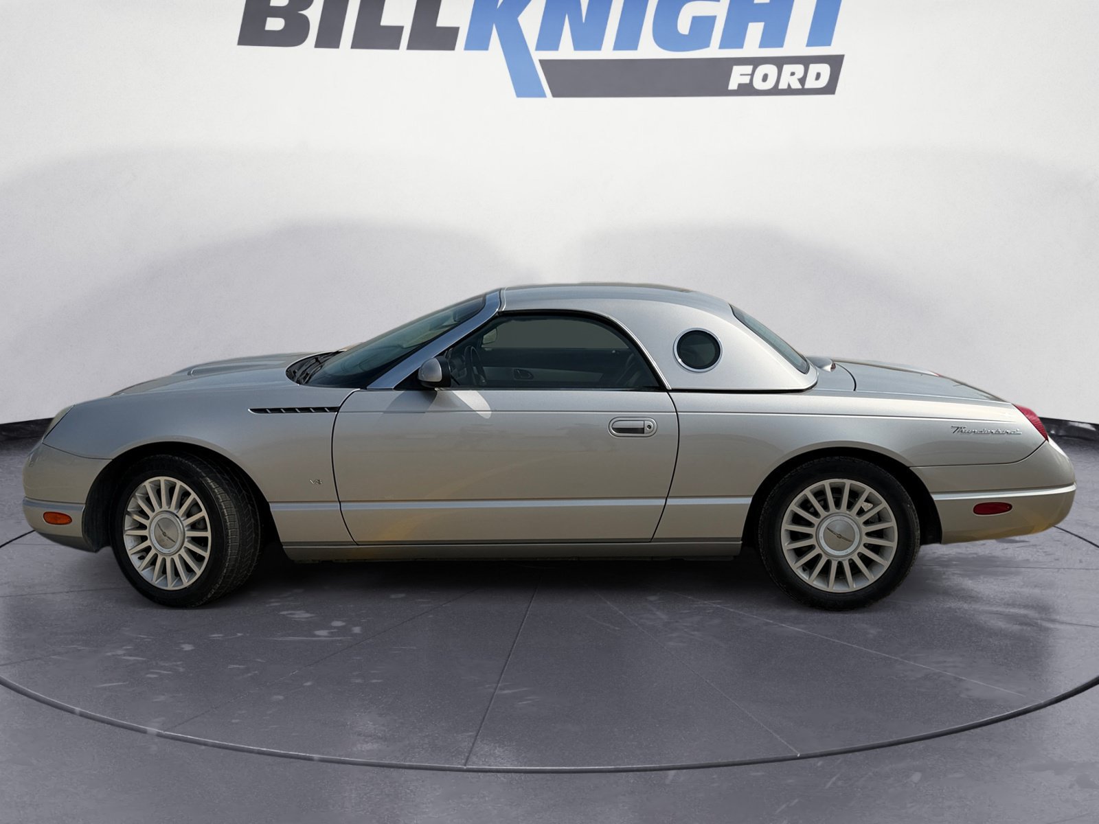 Used 2004 Ford Thunderbird RWD image 2