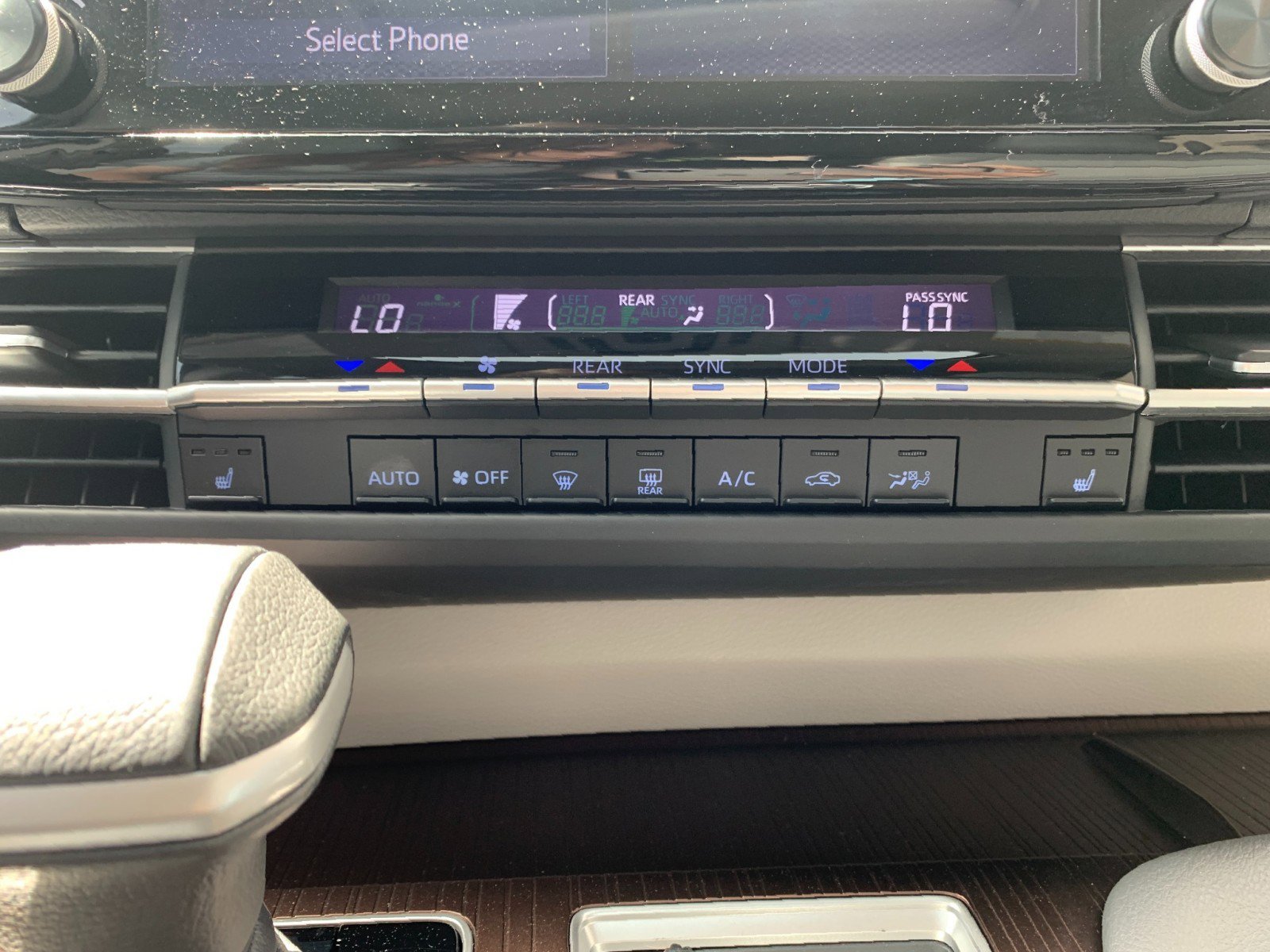Used 2022 Toyota Sienna XLE AWD/4WD image 22