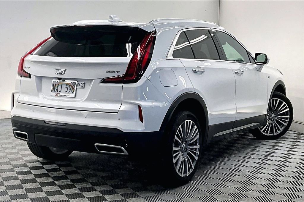 Used 2024 Cadillac XT4 Premium Luxury image 12